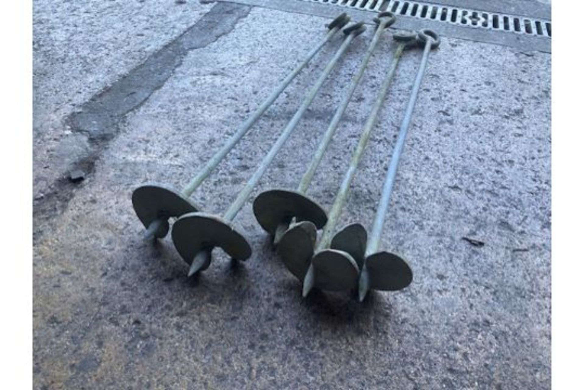 5x Ground anchors