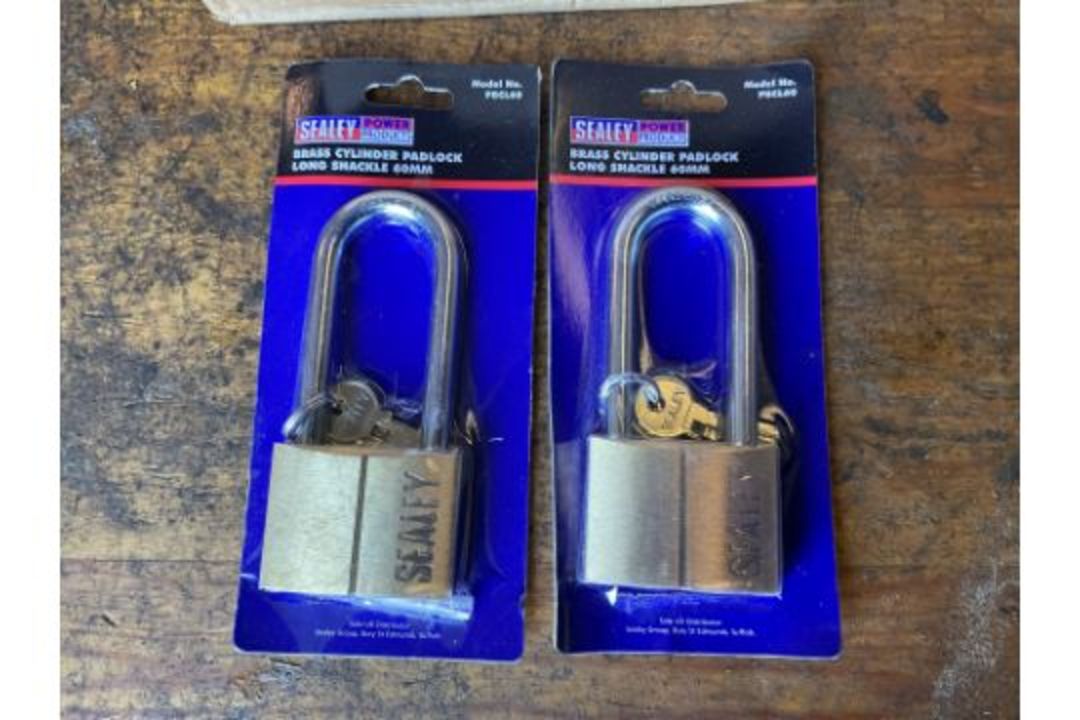 12 x new Unissued Brass Long Shackle 60mm Cylinder padlocks - Image 2 of 3