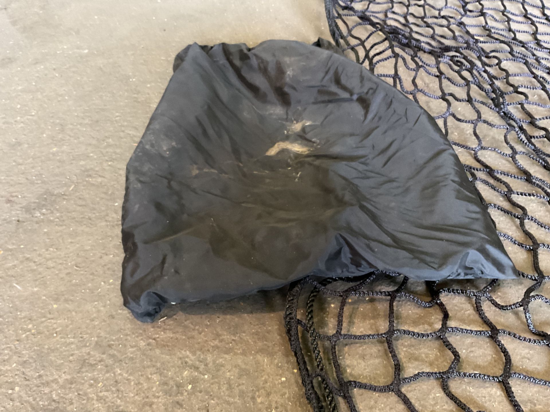1 x new universal load master cargo net C/w hooks etc. - Image 4 of 5