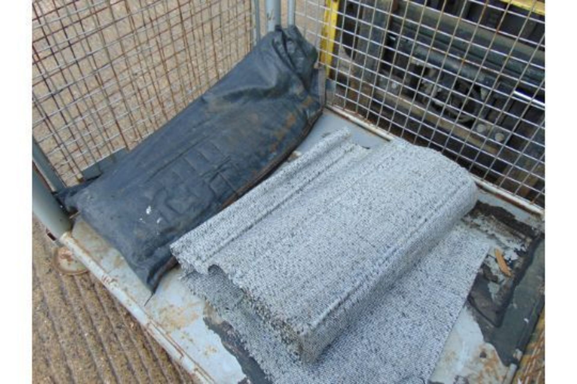 Unissued 12m Mat Traction Roadway Bog / Sand Mat - Image 2 of 4