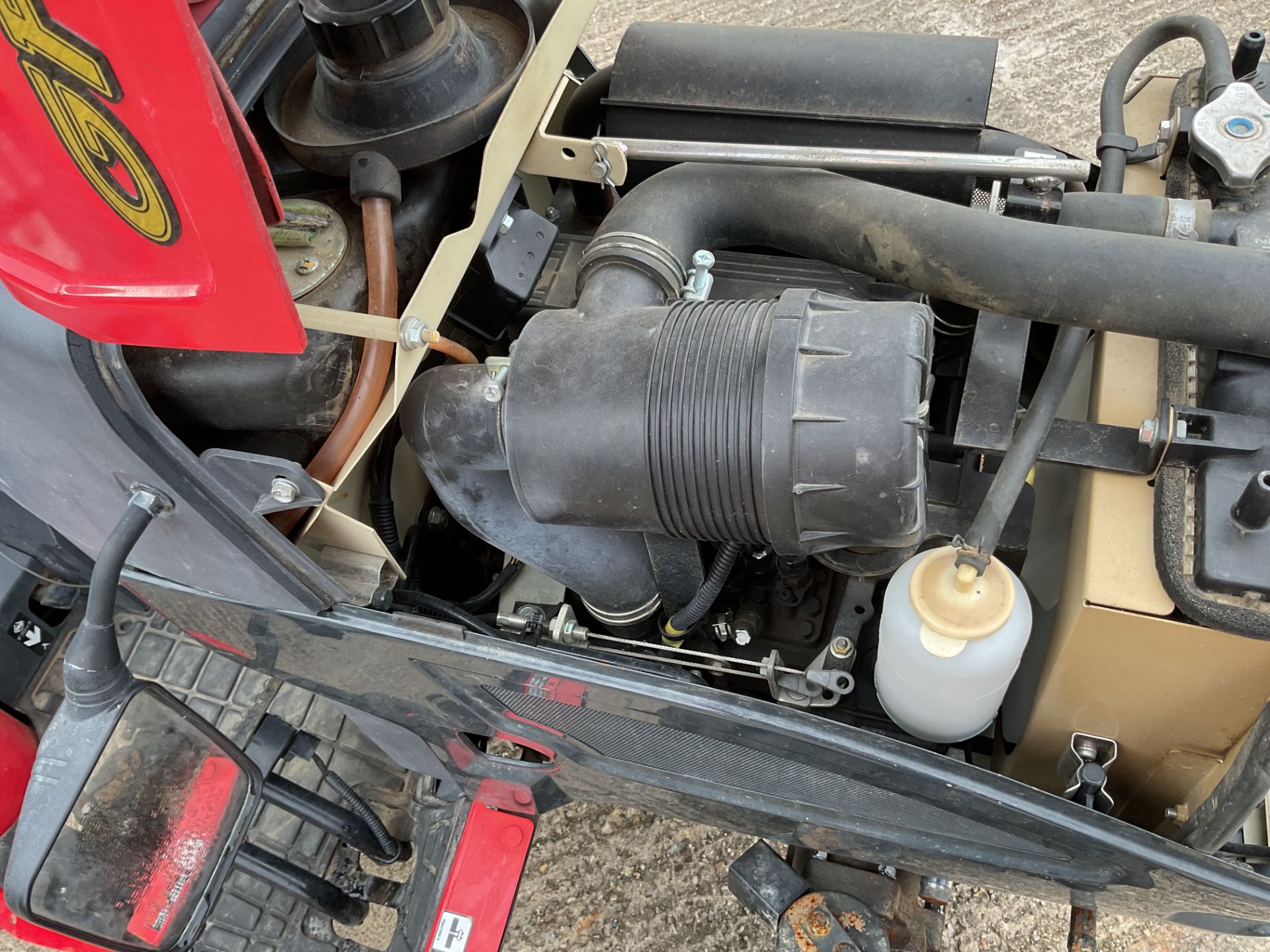 4 x 4 Mitsubishi GF130 compact Tractor with rotavator attachment.ONLY 92 hrs - Image 13 of 17