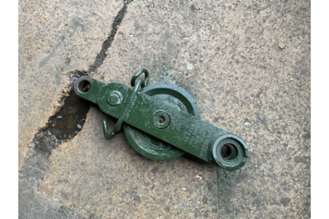 10.5 Ton Recovery Snatch Block from MoD - Image 4 of 4
