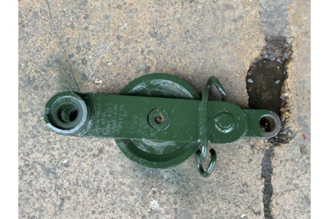 10.5 Ton Recovery Snatch Block from MoD - Image 1 of 4