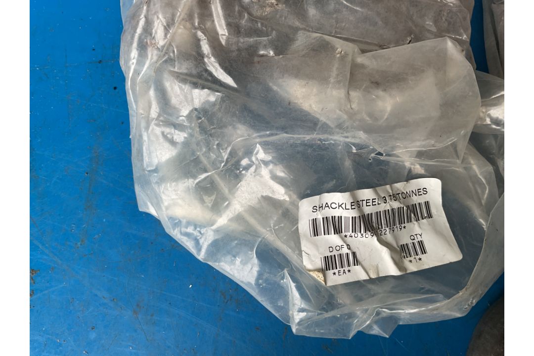 3 x New Unissued 3.75 ton D Shackles from MoD - Image 3 of 5