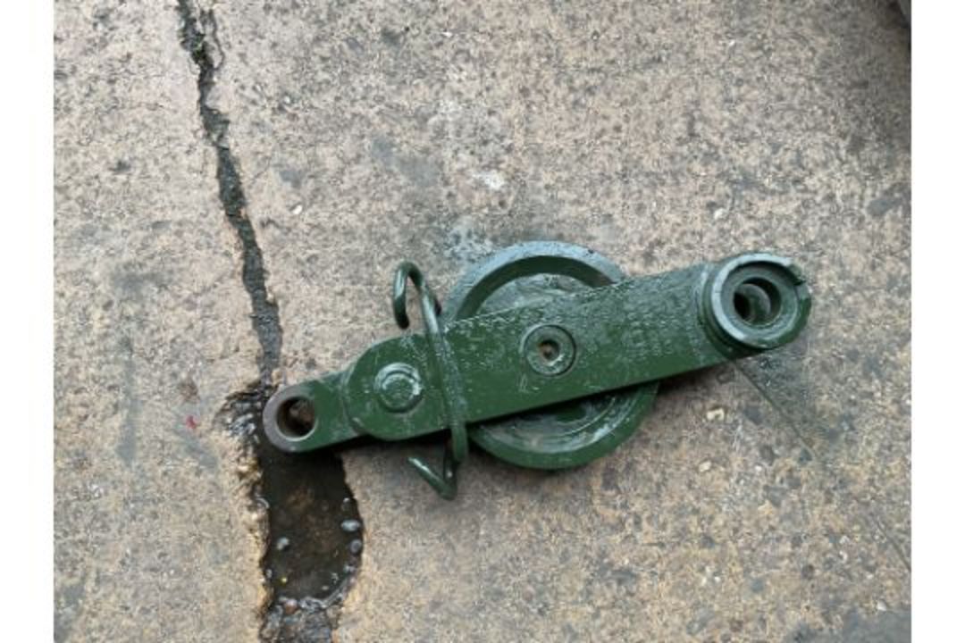 10.5 Ton Recovery Snatch Block from MoD - Image 3 of 4