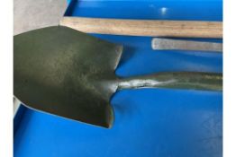 1 Set of Land Rover Wolf Pioneer Tools