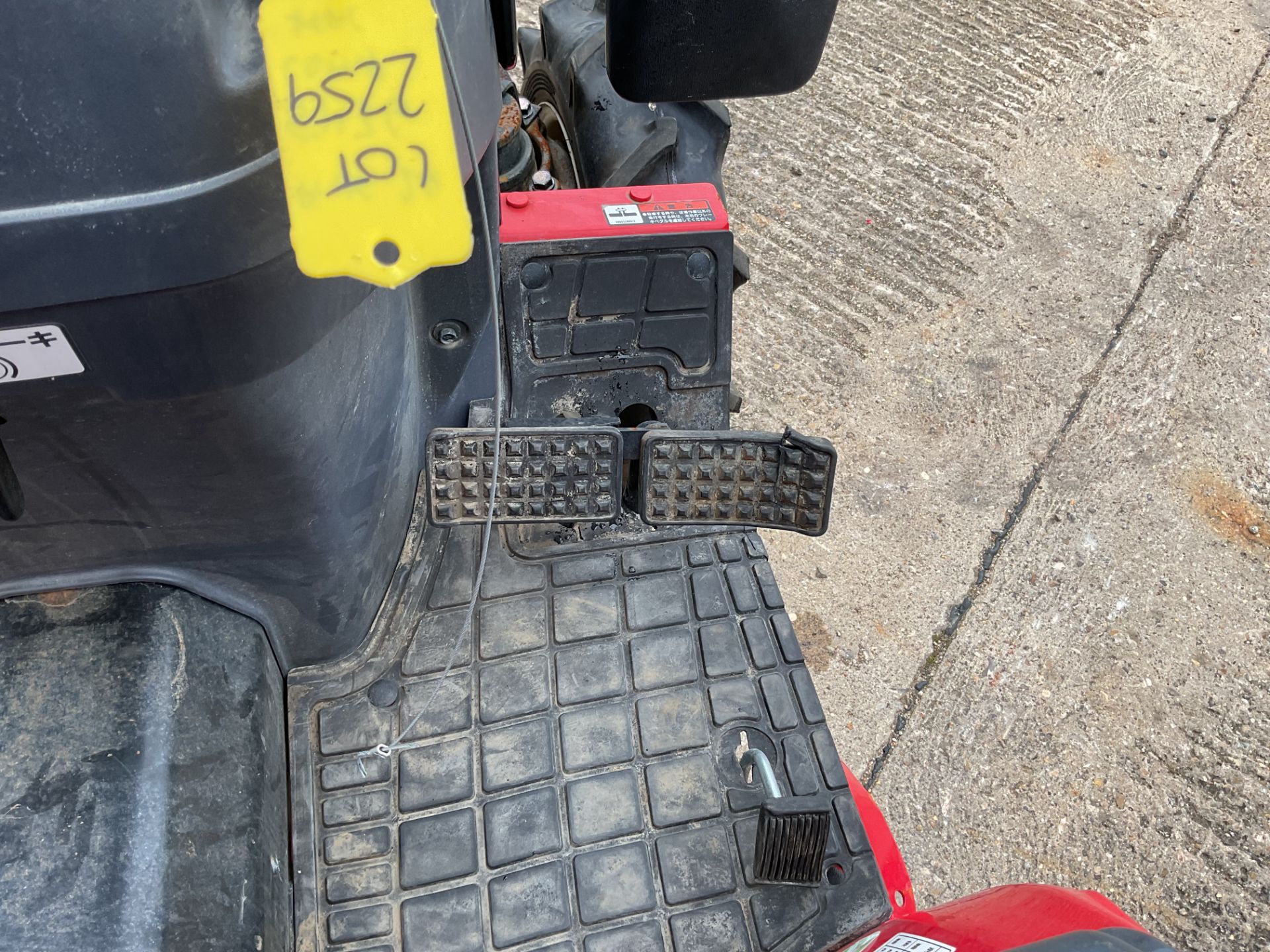 4 x 4 Mitsubishi GF130 compact Tractor with rotavator attachment.ONLY 92 hrs - Image 16 of 17