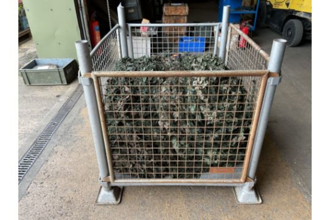 1 x Stillage British Army Woodland Camo Net - Image 3 of 3