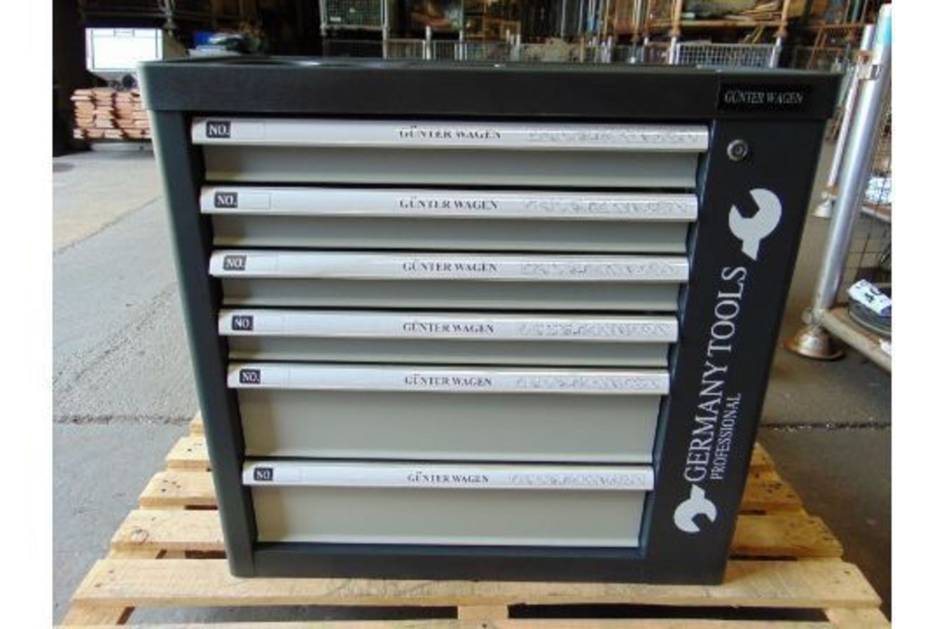 New Unused 6 Drawer Tool Cabinet inc 220Pcs Tools