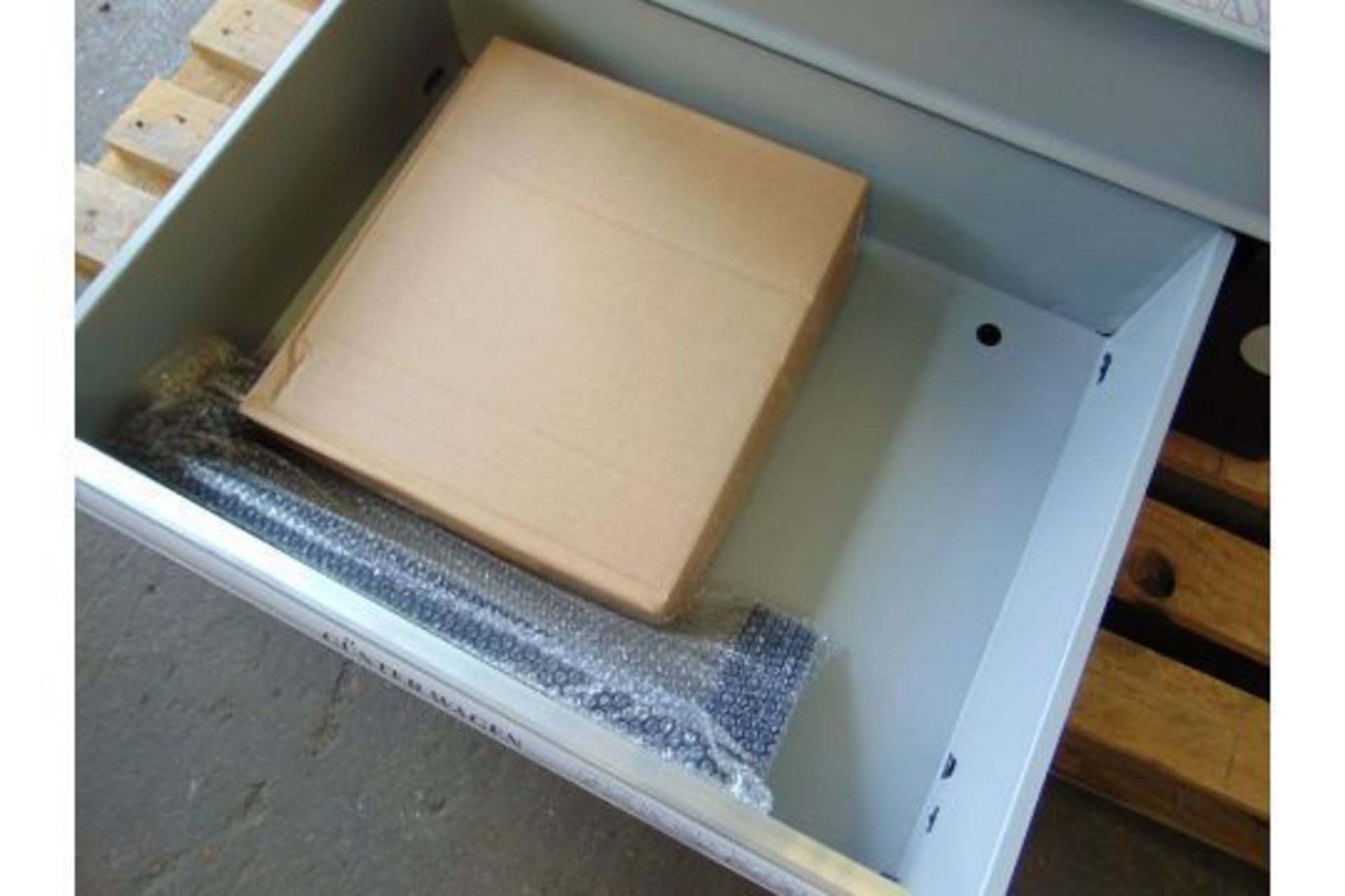 New Unused 6 Drawer Tool Cabinet inc 220Pcs Tools - Image 3 of 15