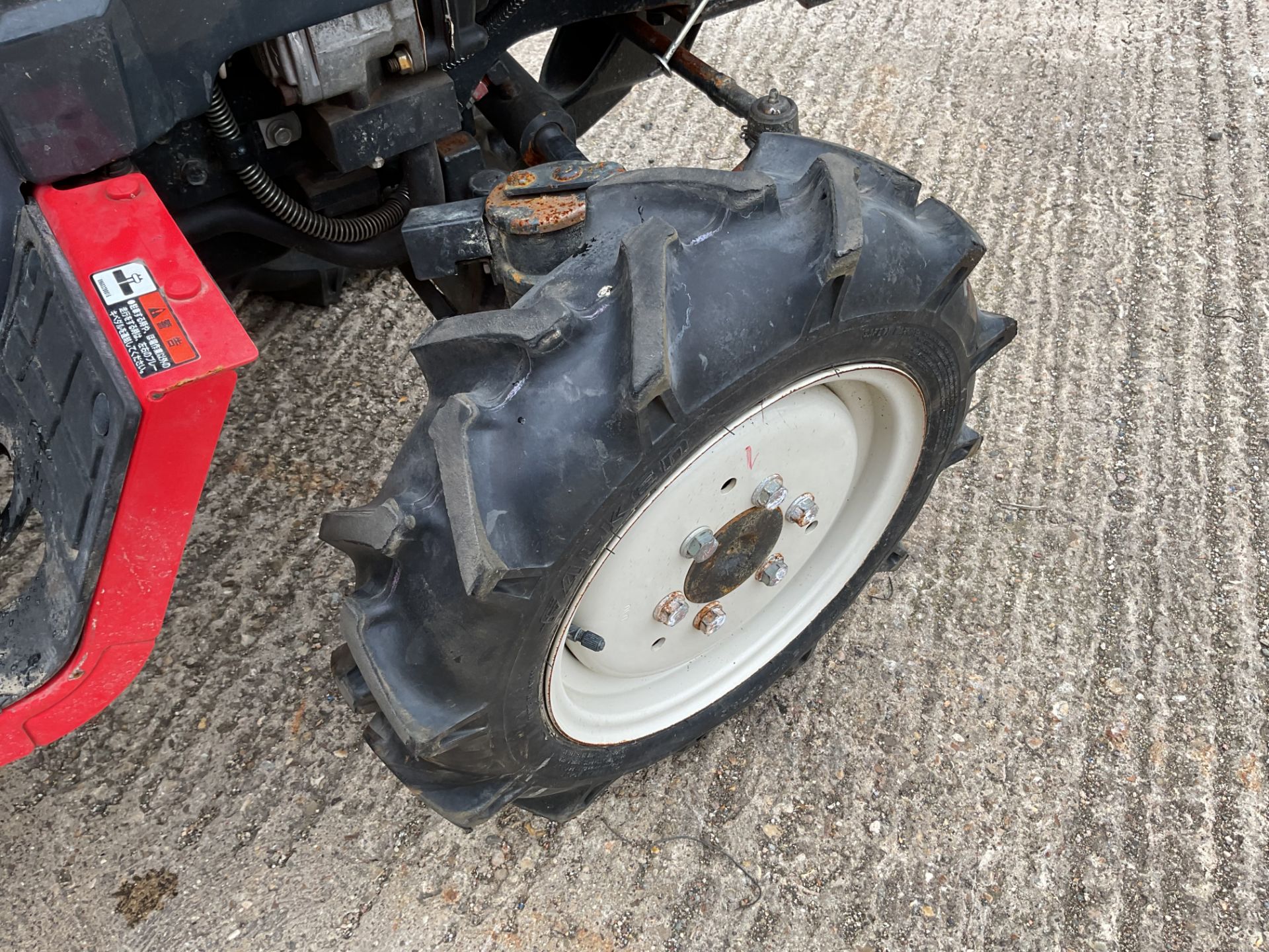 4 x 4 Mitsubishi GF130 compact Tractor with rotavator attachment.ONLY 92 hrs - Image 7 of 17