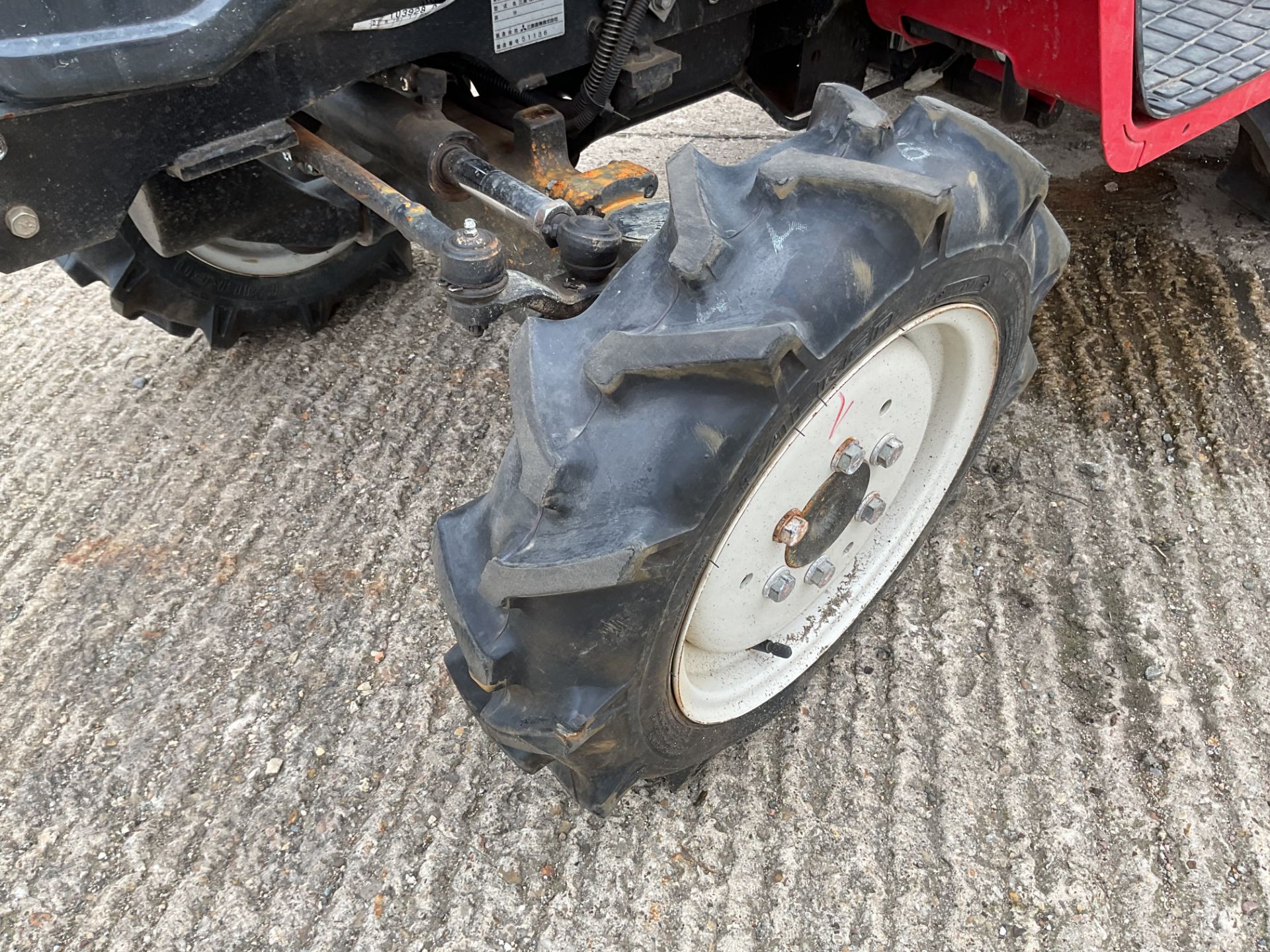 4 x 4 Mitsubishi GF130 compact Tractor with rotavator attachment.ONLY 92 hrs - Image 8 of 17