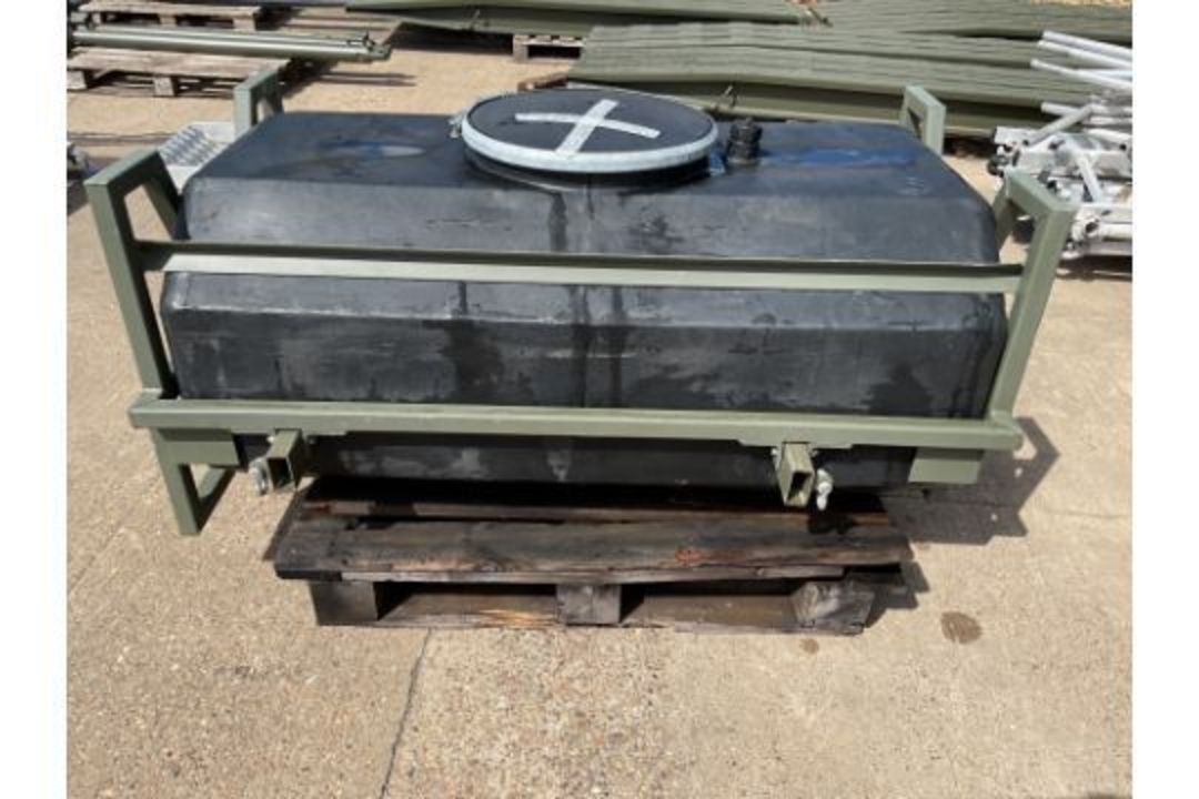 Unissued British Army Demountable 100 Gallon Water Bowser with frame L/R Trailer with Lid and clamp. - Image 1 of 4