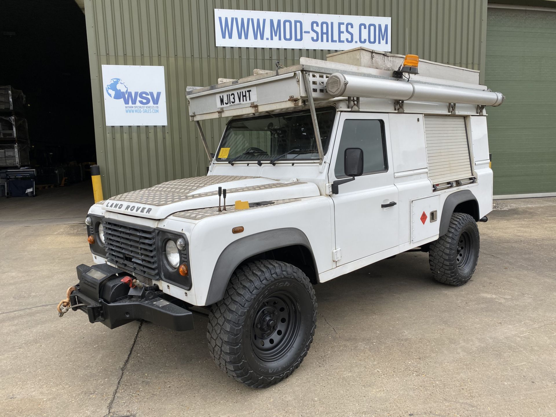 Land Rover Defender 110 2.2 Hardtop Utility - Image 48 of 65