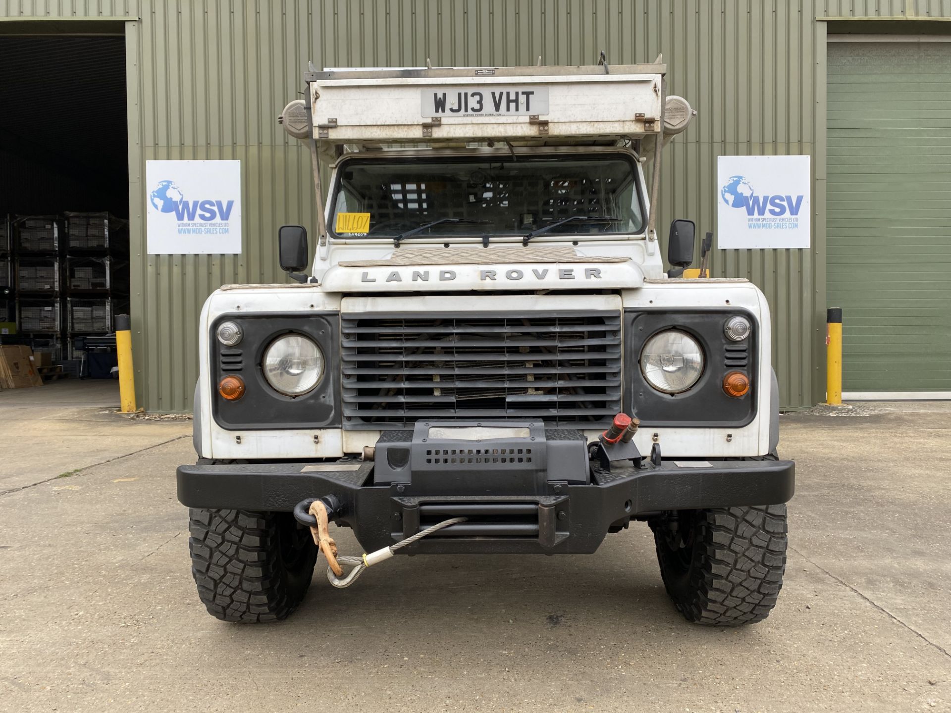 Land Rover Defender 110 2.2 Hardtop Utility - Image 49 of 65
