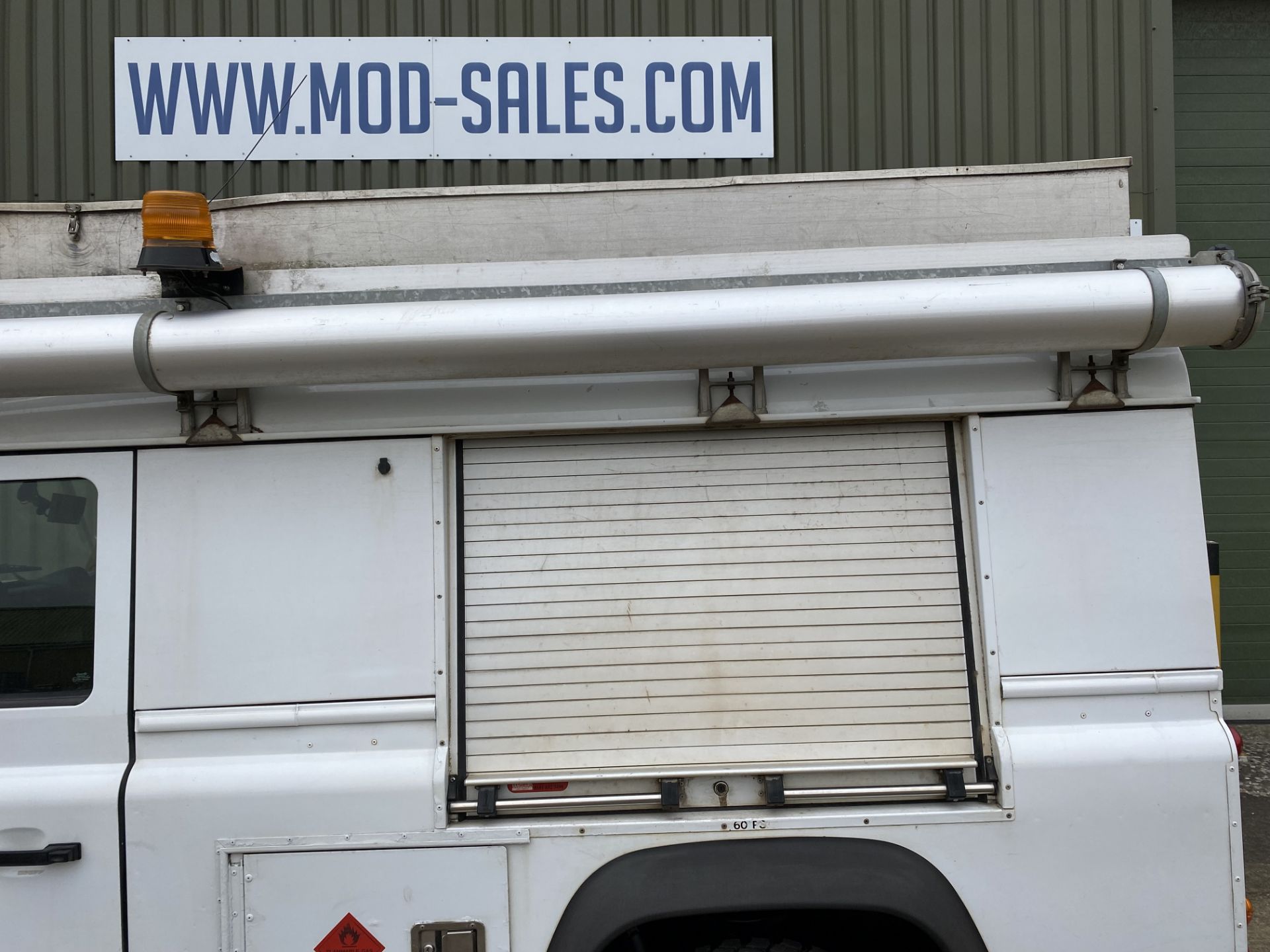 Land Rover Defender 110 2.2 Hardtop Utility - Image 43 of 65