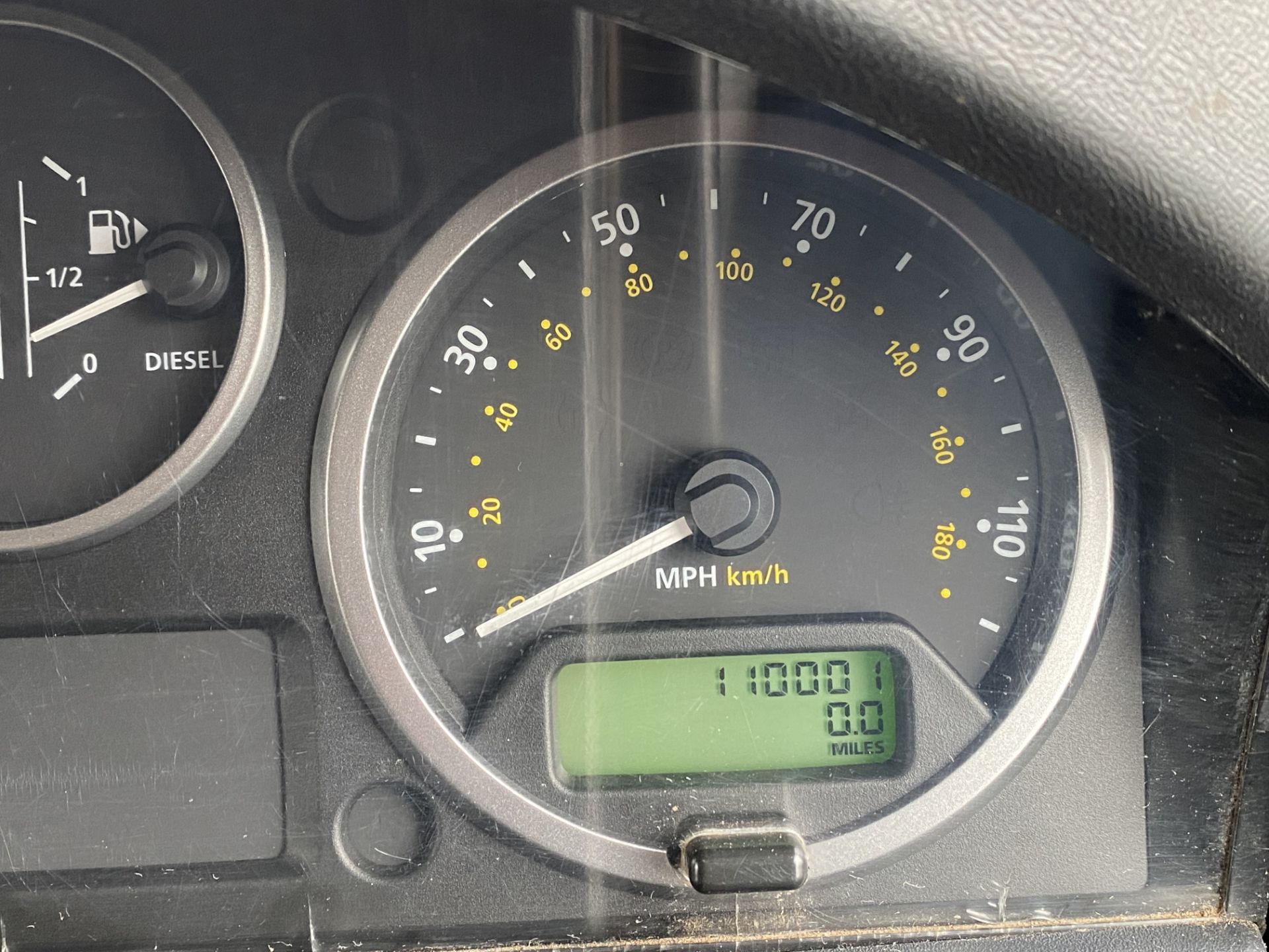 Land Rover Defender 110 2.2 Hardtop Utility - Image 21 of 65