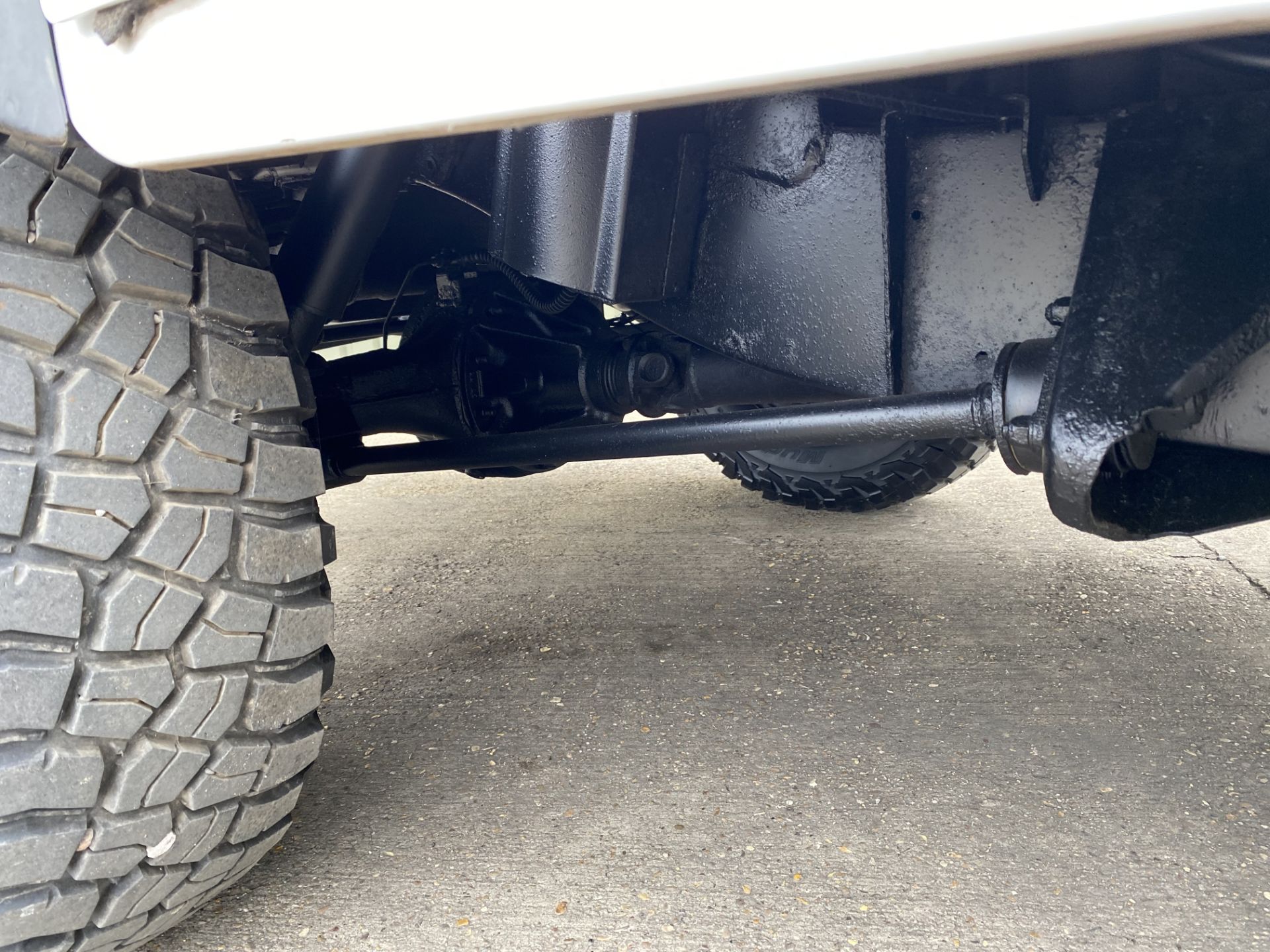 Land Rover Defender 110 2.2 Hardtop Utility - Image 9 of 65