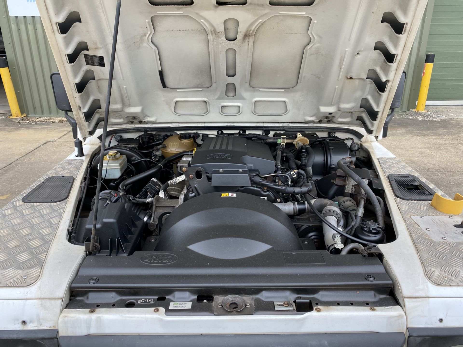 Land Rover Defender 110 2.2 Hardtop Utility - Image 54 of 65