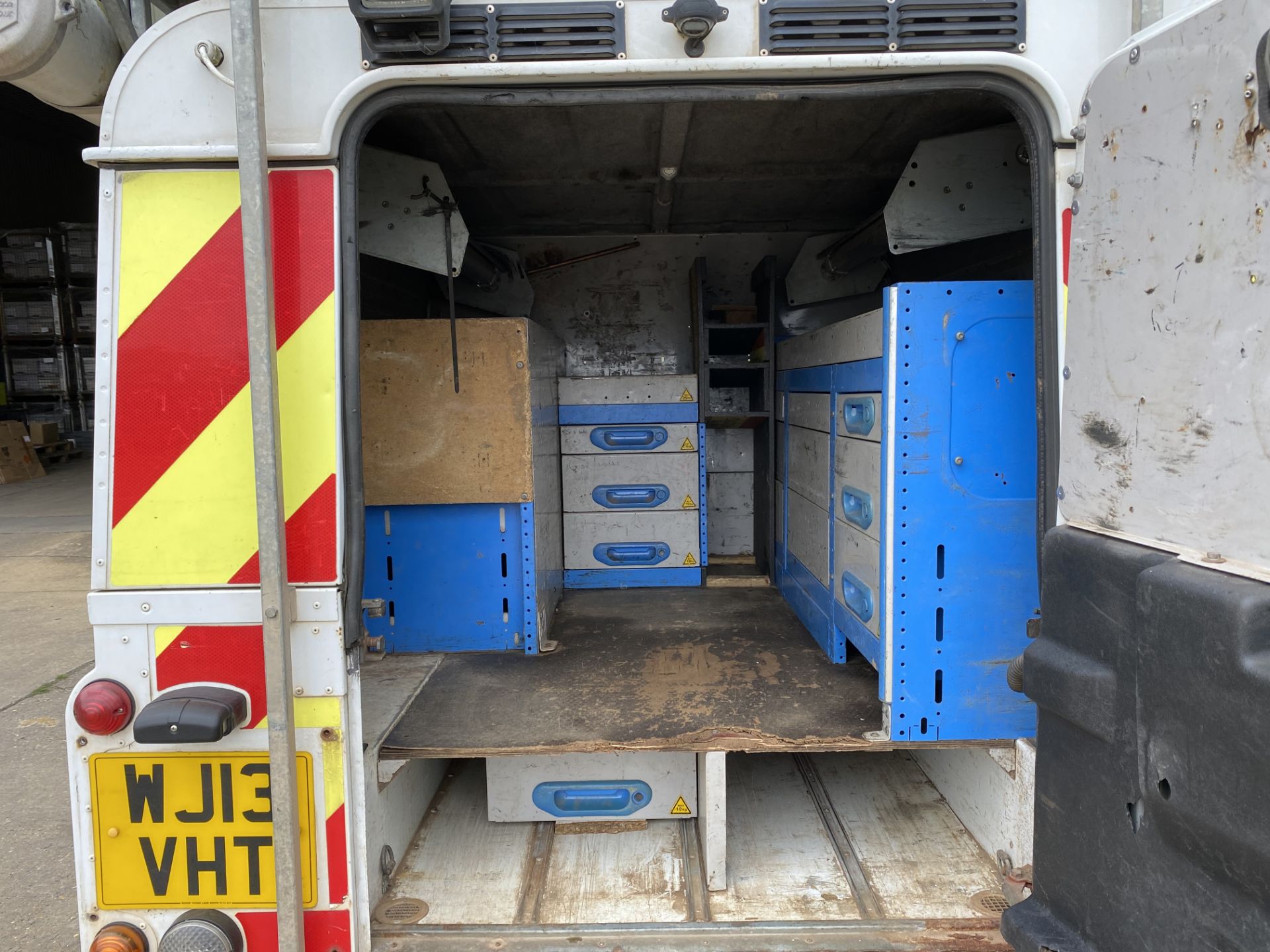 Land Rover Defender 110 2.2 Hardtop Utility - Image 25 of 65