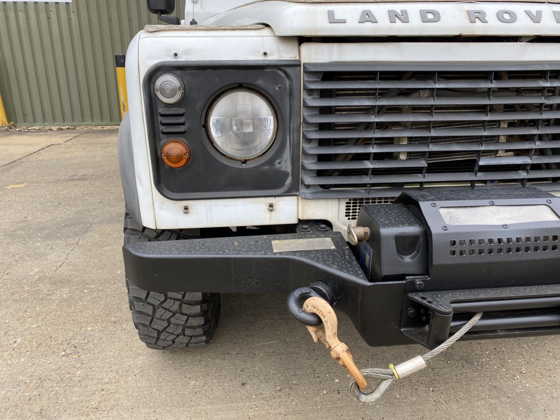 Land Rover Defender 110 2.2 Hardtop Utility - Image 57 of 65