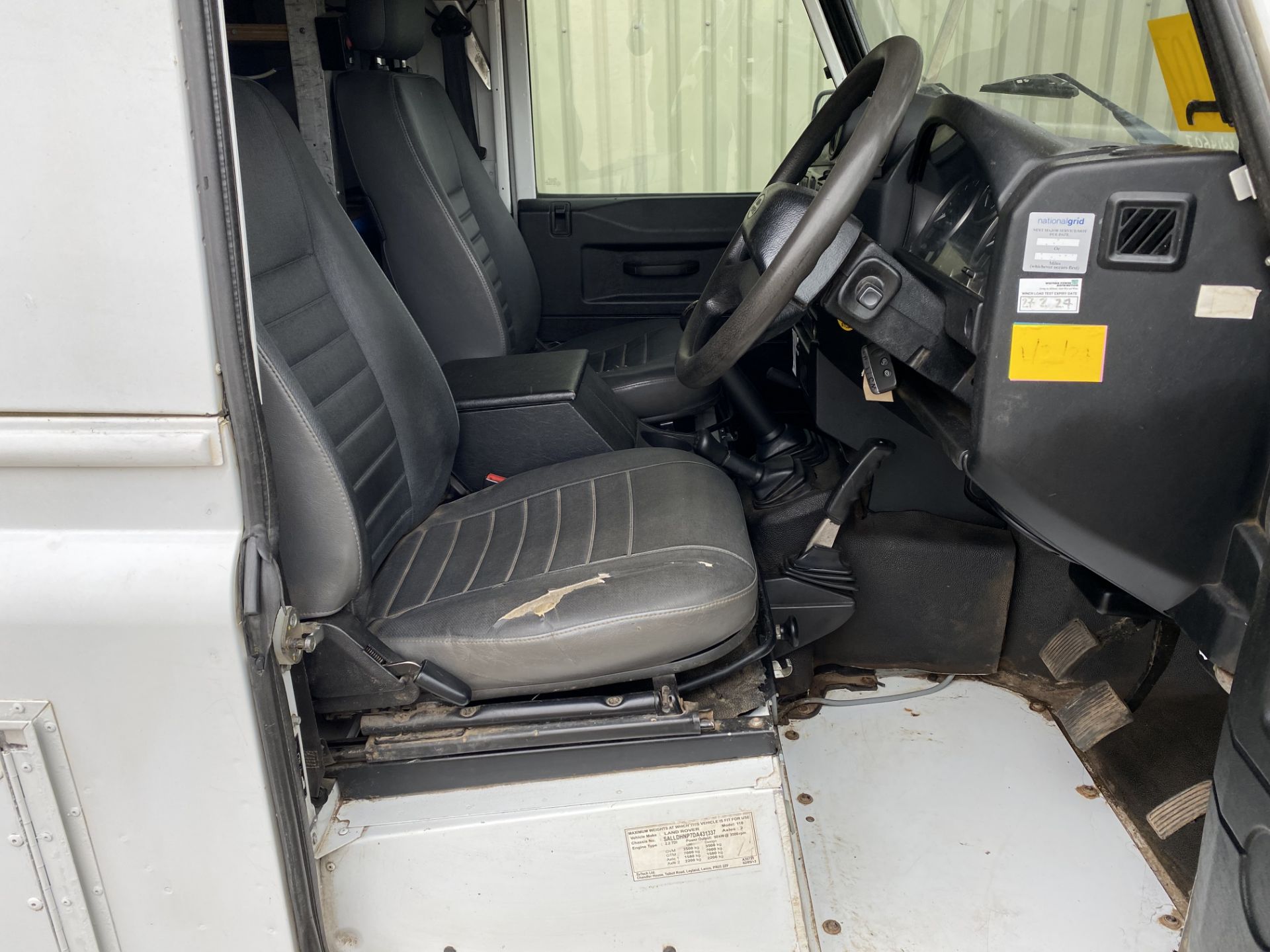 Land Rover Defender 110 2.2 Hardtop Utility - Image 13 of 65