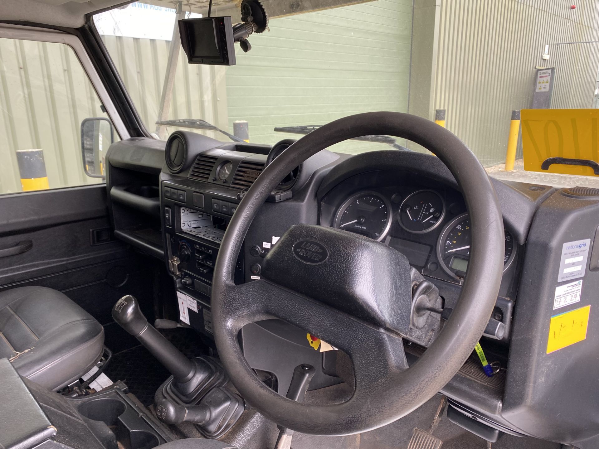 Land Rover Defender 110 2.2 Hardtop Utility - Image 12 of 65