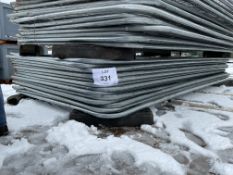 16 x 12 ft Heras Portable Fencing Panels C/w Pallet of feet & Clips
