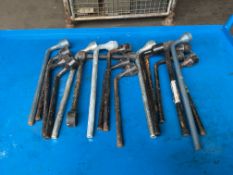17 x Land Rover Defender Wheel Spanners