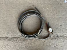 Airline with Pressure Gauge