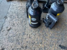 4 x 3 Ton Land Rover Jacks from MoD