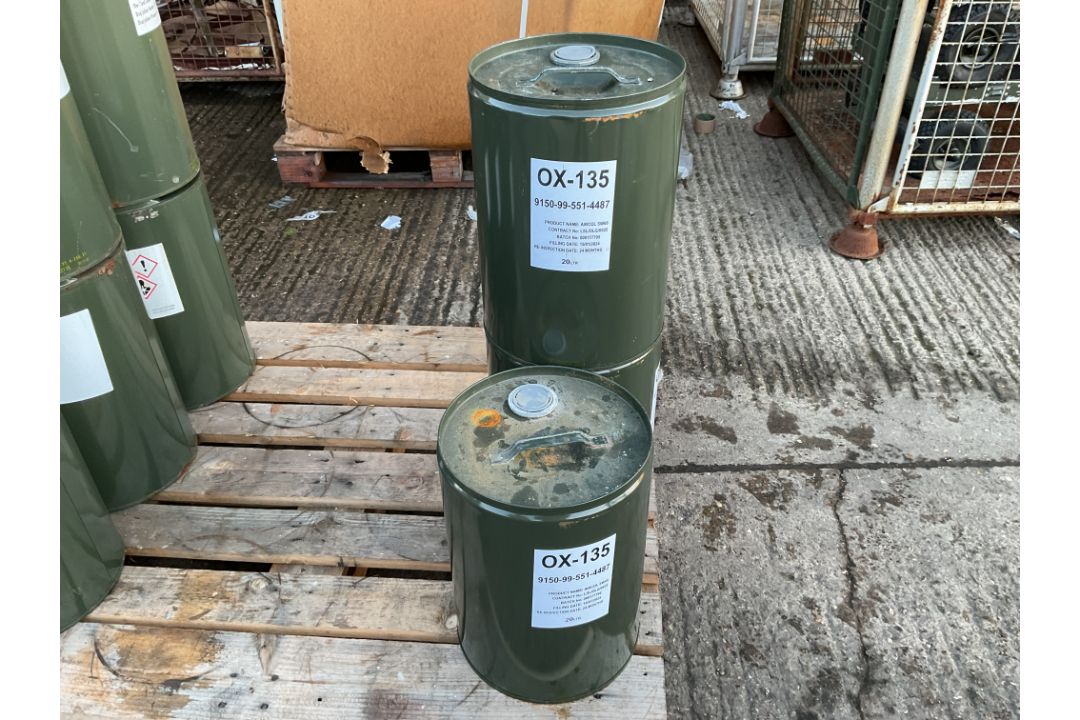 2 x 20 Litre Drum OX135 SYNTHETIC ENGINE OIL FROM MoD Reserve Stocks - Image 1 of 2