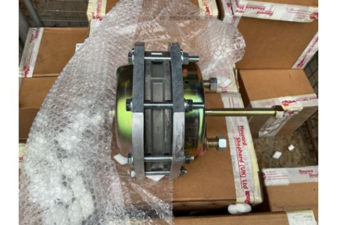 17 x New Unissued Air Brake Chambers MoD Reserve Stocks - Image 3 of 5