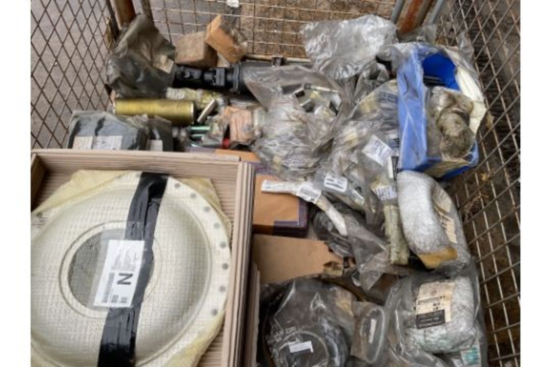 1 x Stillage New Military Vehicle Spare inc CET, GKN, Impellers,Nuts, Bolts,Brake units Hinges etc - Image 4 of 8