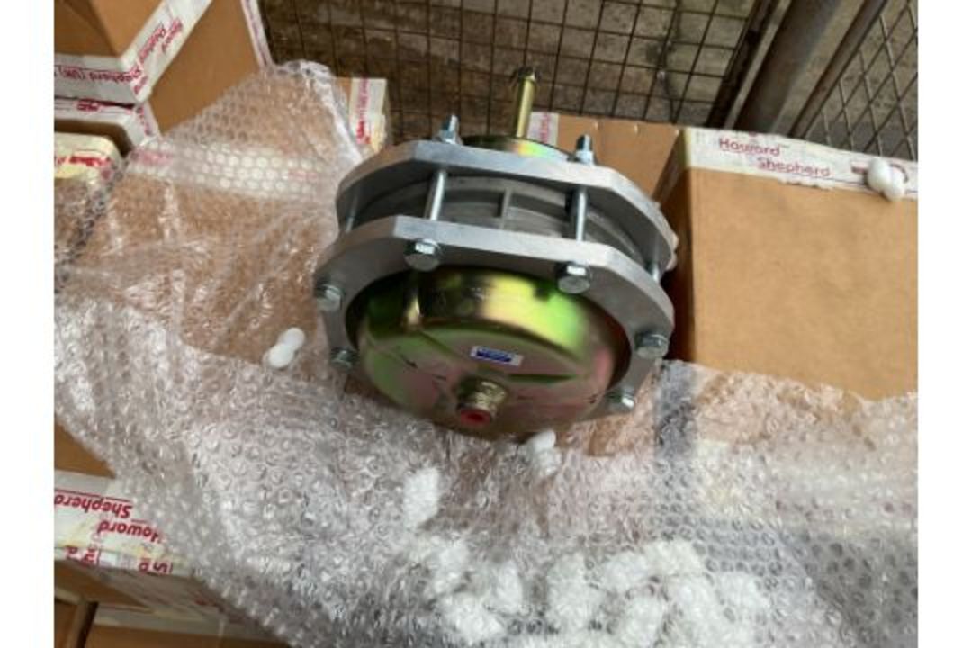 17 x New Unissued Air Brake Chambers MoD Reserve Stocks - Image 4 of 5