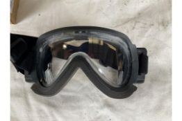 NEW UNISSUED CAMLOCK ANTI MIST PARACHUTING GOGGLES SAS ISSUE ORIGINAL PACKING FROM MOD
