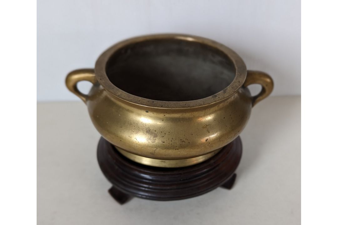 A late 17th/early 18th century Chinese bronze bombe censer - Image 6 of 7