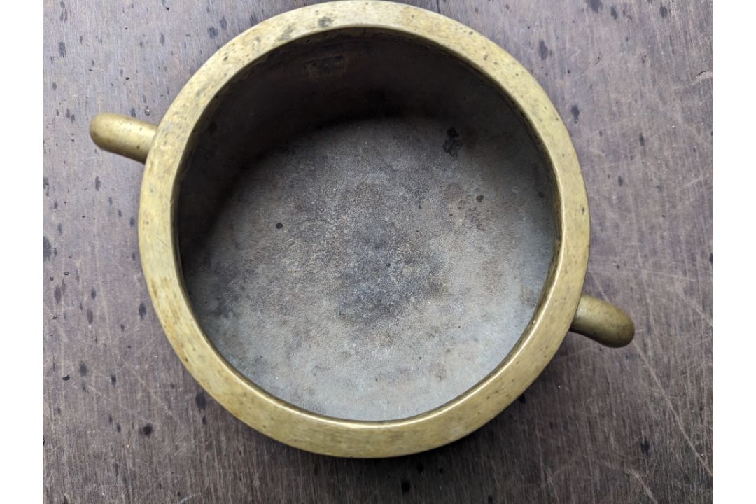 A late 17th/early 18th century Chinese bronze bombe censer - Image 7 of 7