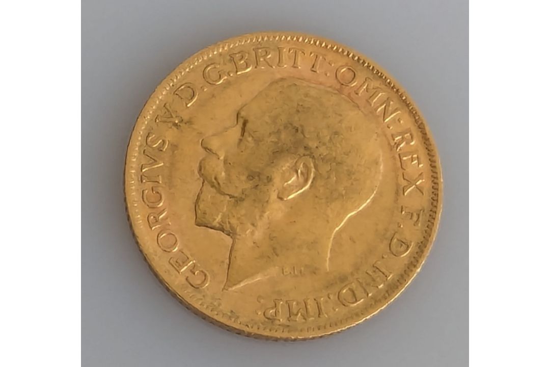A George V gold full sovereign, 1911 - Image 2 of 2