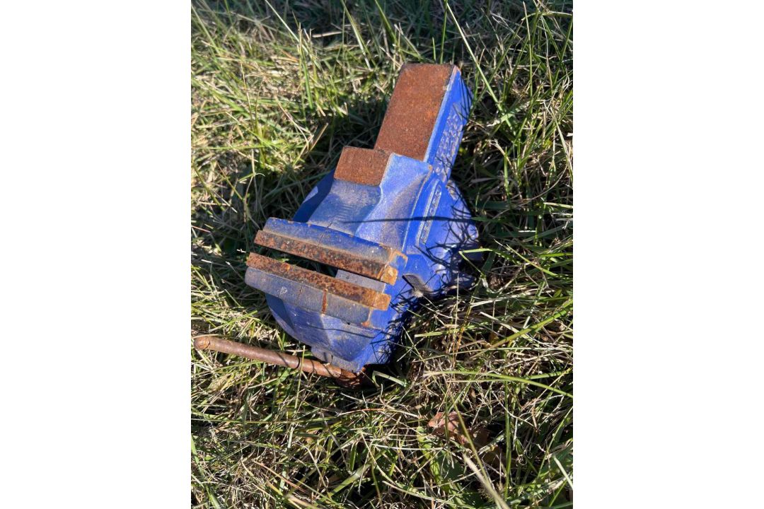 vise - Image 1 of 2