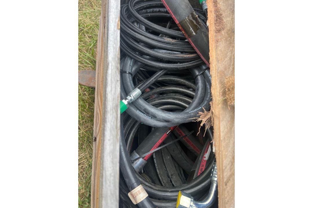Crate New Hydraulic Hose - Image 1 of 3