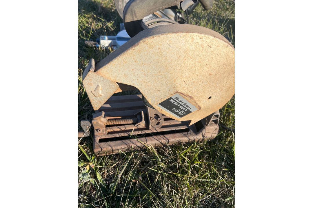 Black and Decker Heavy Duty Chop Saw - Image 2 of 3
