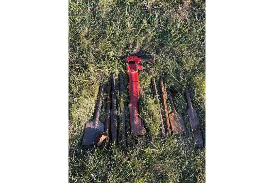 Jack Hammer with Attachments - Image 1 of 3