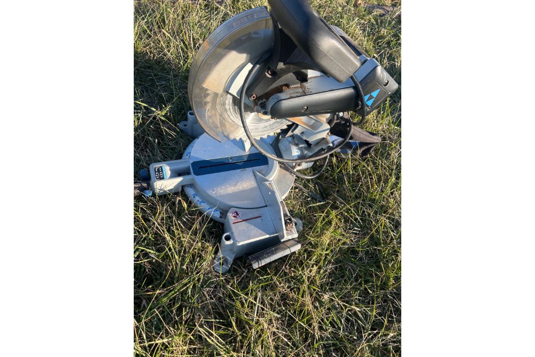 Delta Industrial Saw - Image 2 of 3