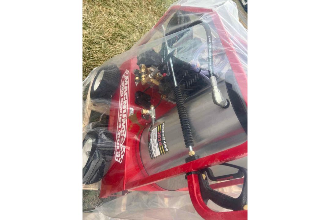 Magnum 400 Series Hot Water Pressure Washer - Image 4 of 4