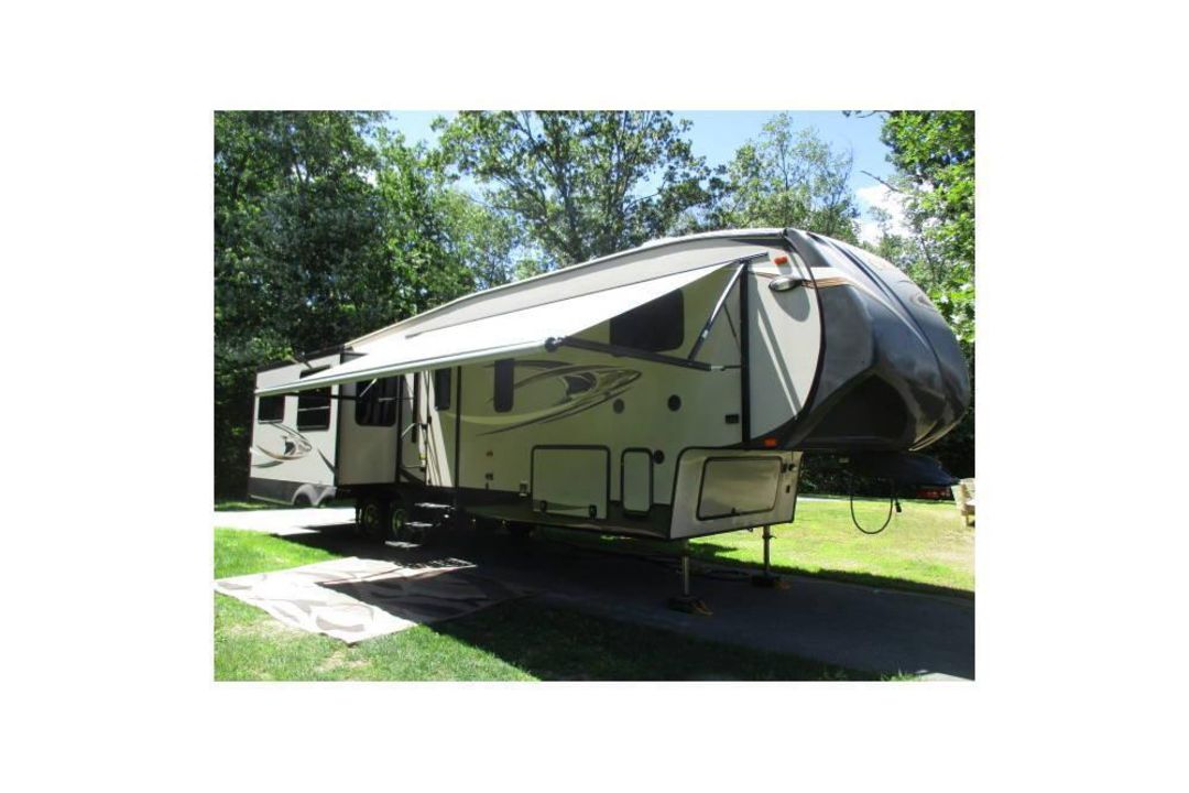 2015 FOREST RIVER COACHMAN CAMPER - Image 1 of 21