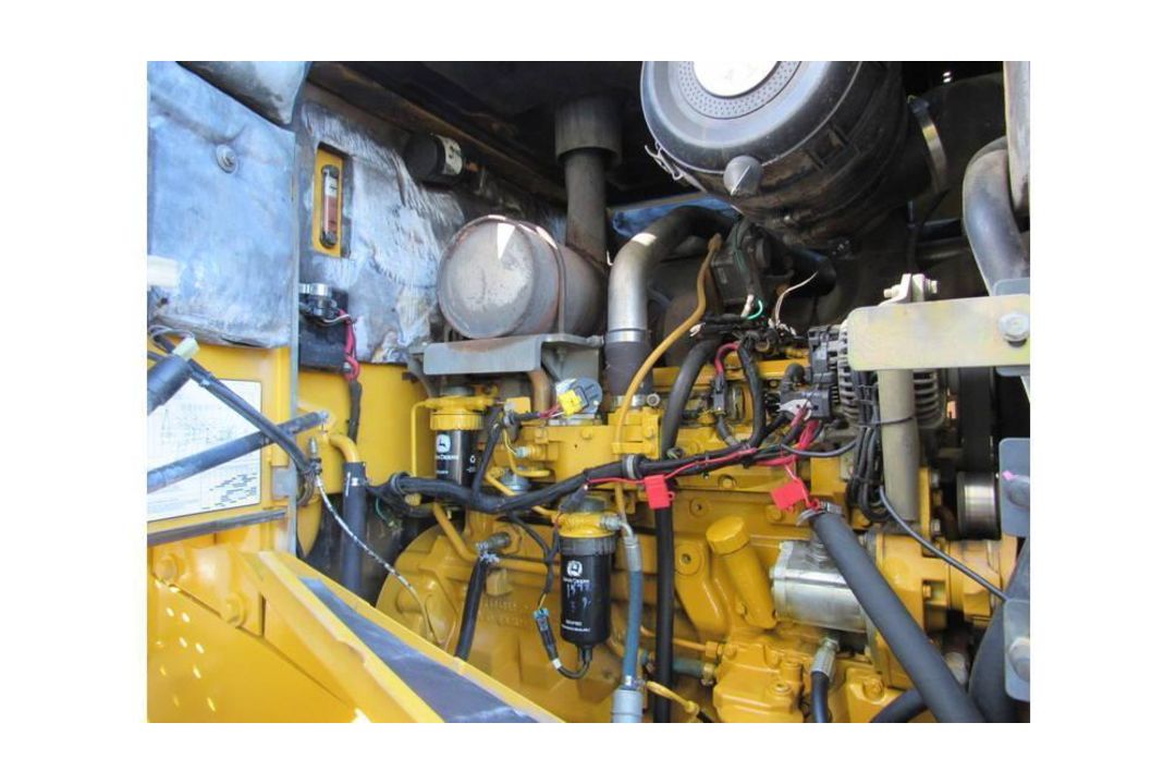 John Deere 644J - Image 16 of 17