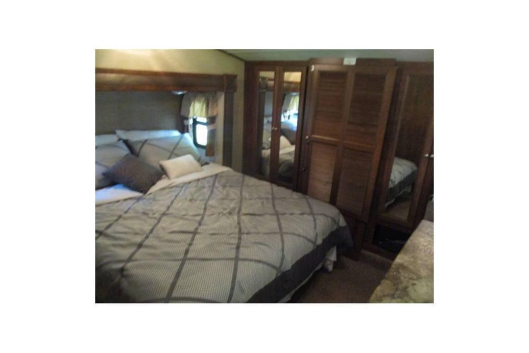 2015 FOREST RIVER COACHMAN CAMPER - Image 12 of 21