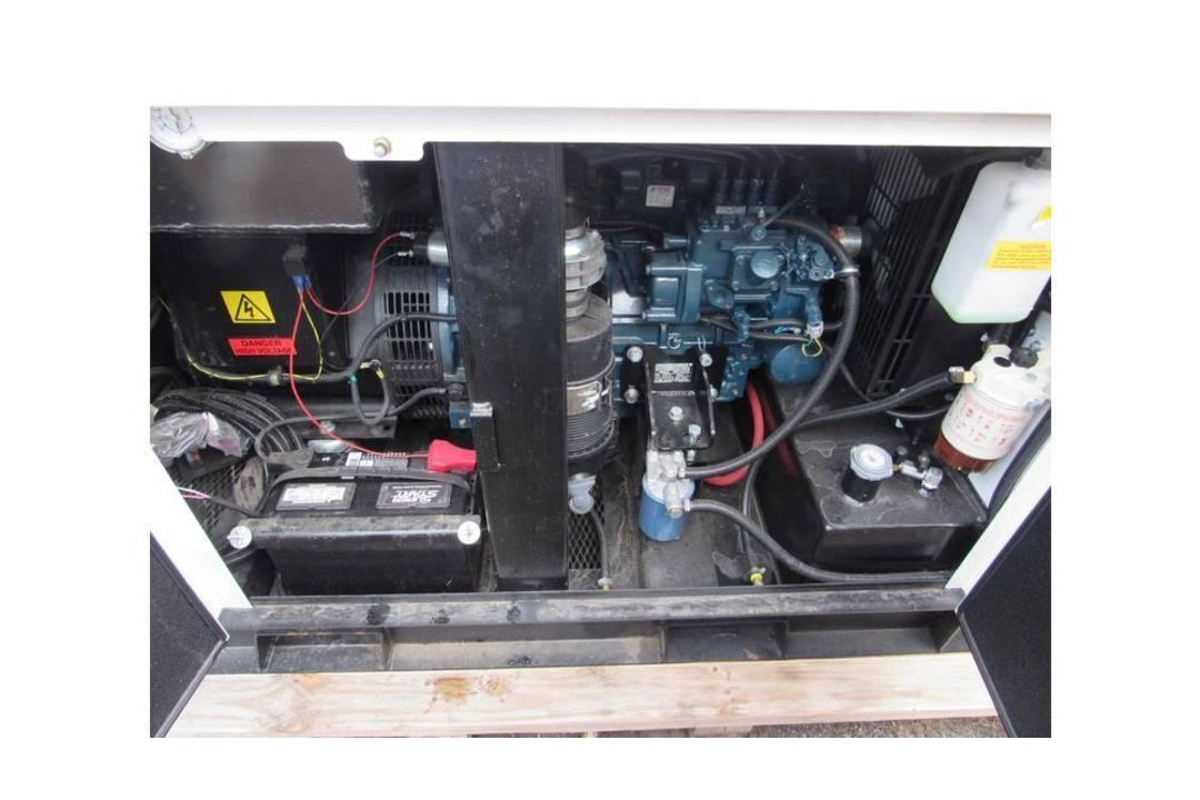 120/240 Volt Generator - Image 6 of 9