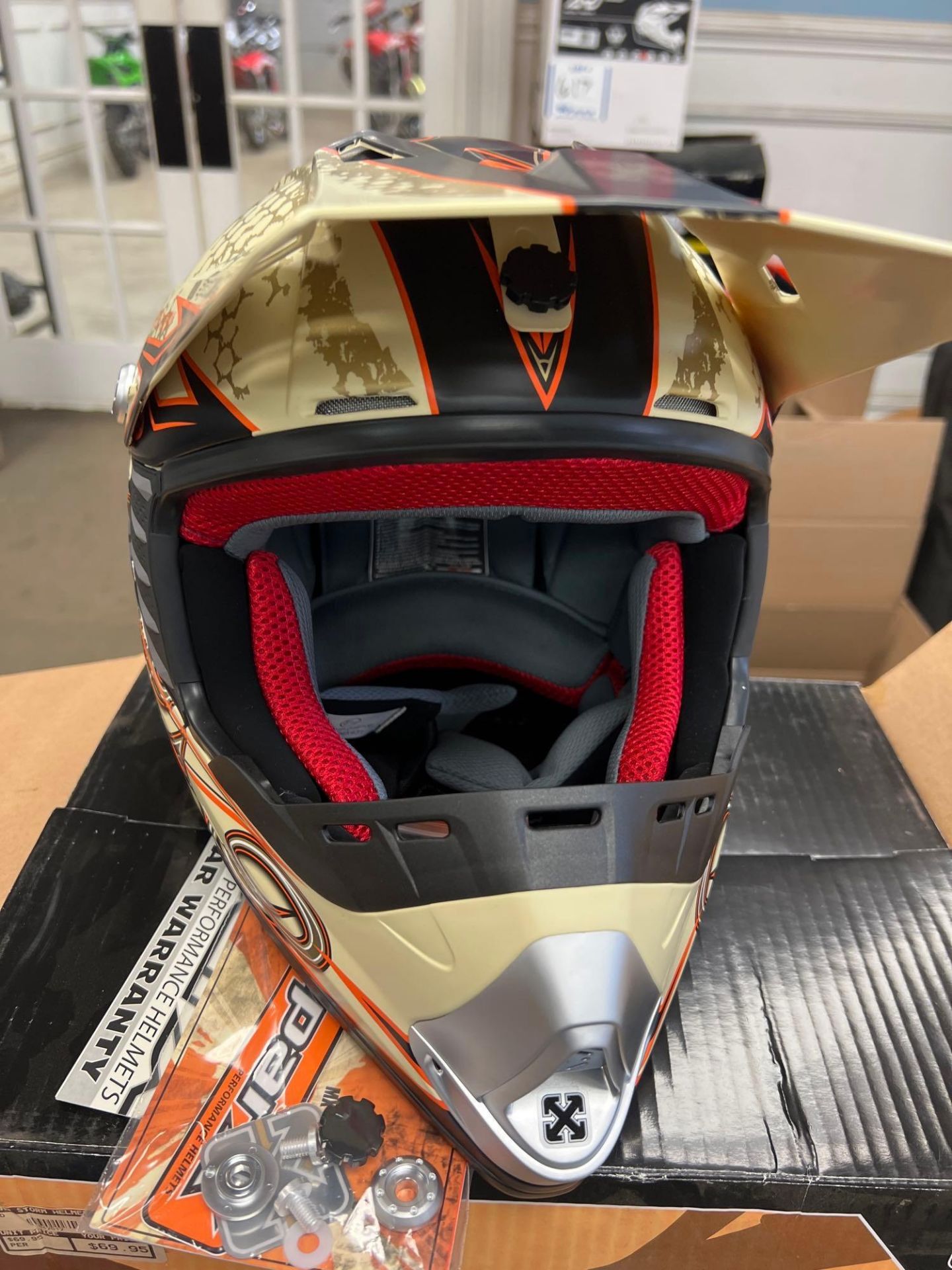Sparx helmet - Image 5 of 6